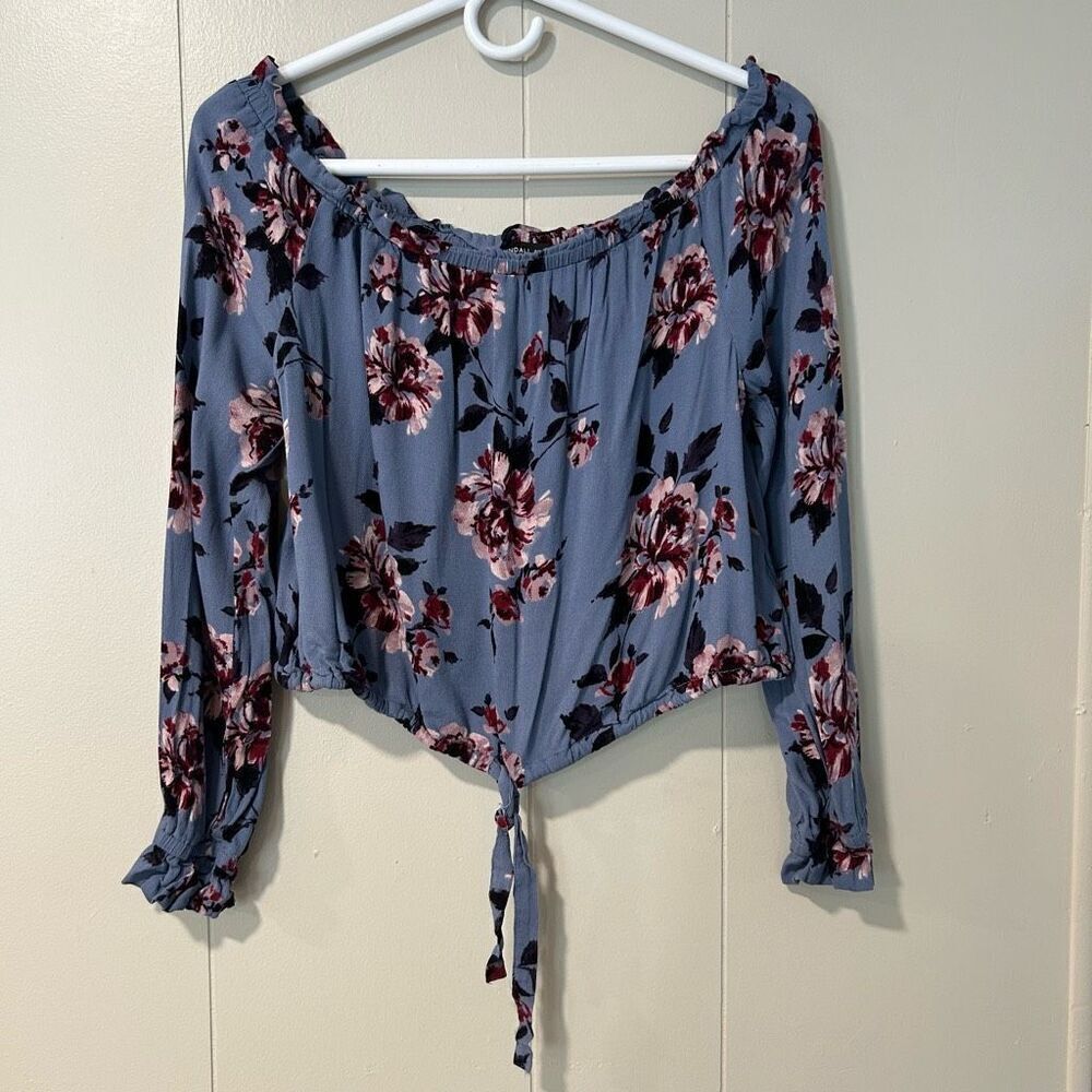 Women Kendall & Kylie long sleeve (off shoulder) blouse size medium